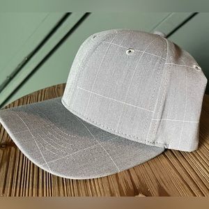 Adjustable hat. Great pattern.